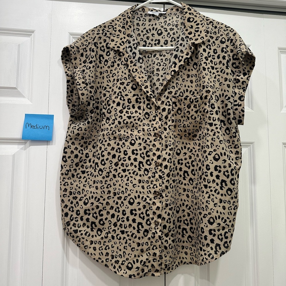 Short sleeve leopard blouse